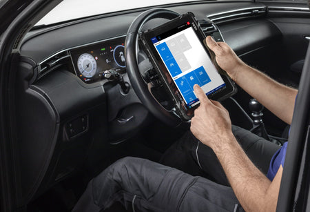 TEXA AXONE Nemo Light - Standalone Tablet in use