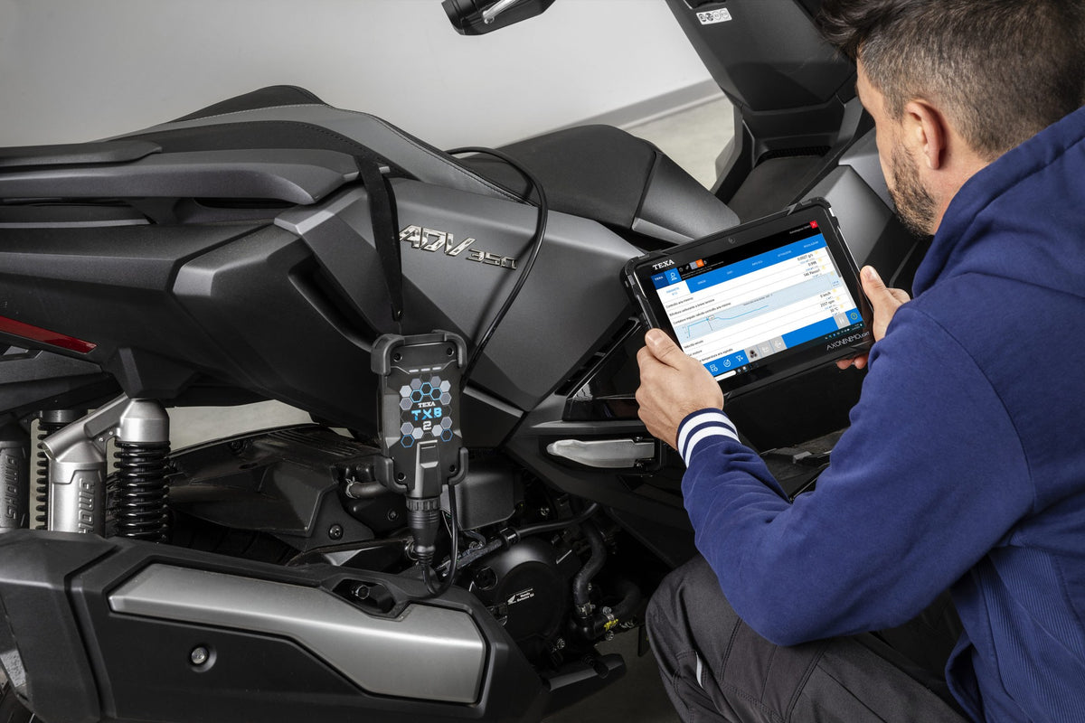 TEXA AXONE Nemo Light - Standalone Tablet in use
